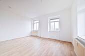 Wohnzimmer - 2 Zimmer Etagenwohnung zur Miete in Zwickau