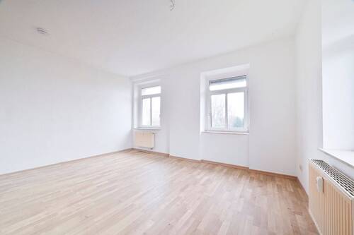 Wohnzimmer - 2 Zimmer Etagenwohnung zur Miete in Zwickau