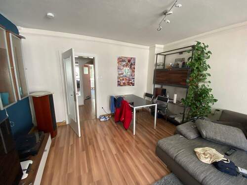 Wohnzimmer - Essplatz - 3 Zimmer Etagenwohnung zum Kaufen in Hannover