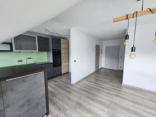 Küche Flur Wohnbereich - Wunderschöne Dachgeschosswohnung