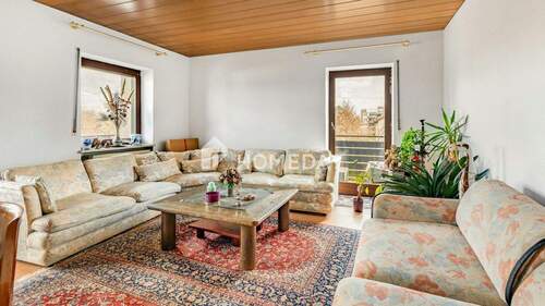 Wohnzimmer 1 - 2-Zimmer-Wohnung mit Balkon, Loggia und 2 Stellplätzen in Passau