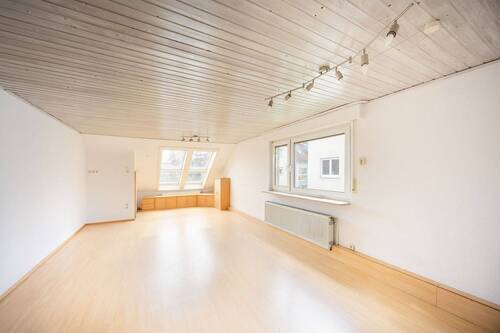 Wohnzimmer DG - 7 Zimmer Mehrfamilienhaus, Wohnhaus zum Kaufen in Markgröningen