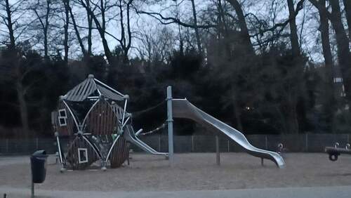 Spielplatz bei Burg Wissem - 