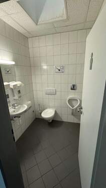 IMG_7794.jpeg - Halle in Weißenburg i. Bay. zur Miete