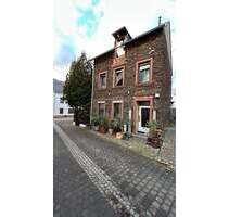 Charmantes, freistehendes Bruchsteinhaus mit Nebengebäude in Zeltingen-Rachtig