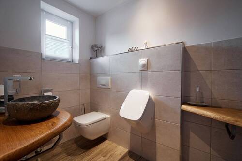 Modernes Gäste-WC - 