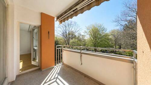 Loggia mit Markise - 