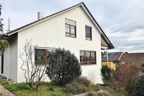Hausansicht - Einfamilienhaus mit 234,00 m&sup2; in Stuttgart zum Kaufen