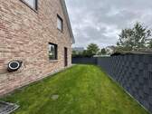 seitlicher Garten - 