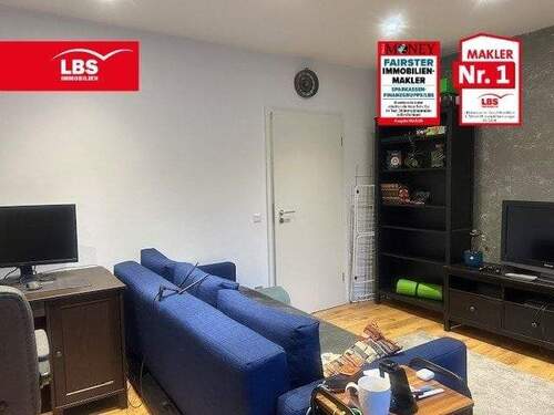Wohnzimmer - 3 Zimmer Etagenwohnung zum Kaufen in Essen