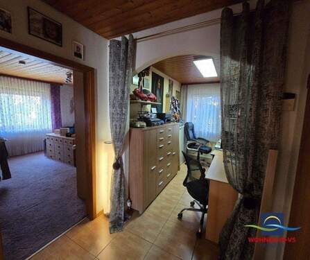 Kleine Bürobereich im Flur - 