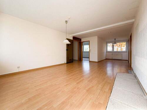 Wohnzimmer - 2 Zimmer Etagenwohnung in Leonberg