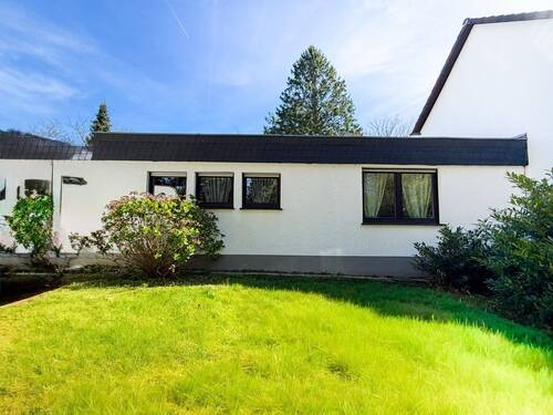 Ansicht Front - Bungalow mit 136,00 m&sup2; in Bergisch Gladbach zum Kaufen