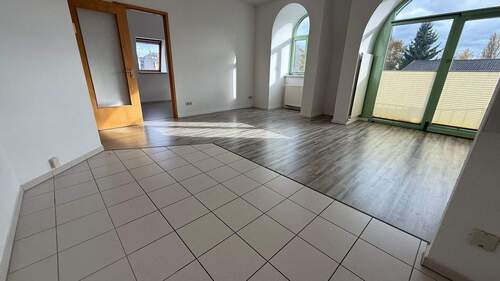 Wohnzimmer - 3 Zimmer Etagenwohnung zur Miete in Chemnitz