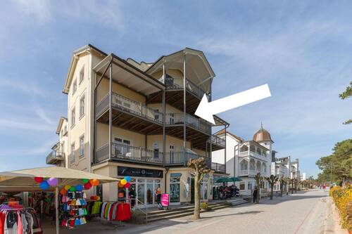 Außenansicht-mit-Pfeil - 3 Zimmer Etagenwohnung zum Kaufen in Binz