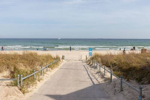 Der direkte Strandabgang vor dem Haus - 