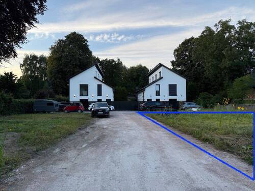 Ansicht Auffahrt - Baugrundstück im Märchenviertel – exklusive Endlage in ruhiger Wohnstraße - rechte Seite