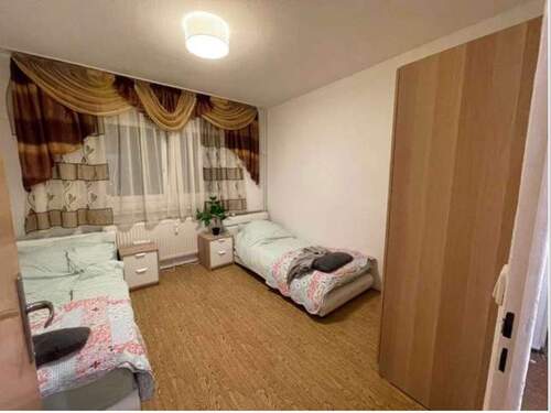 z.B Schlafzimmer mit Möbel - Etagenwohnung mit 60,00 m² in Berlin zum Kaufen