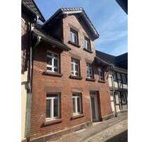 Historisches Stadthaus- attraktive Steinfassade- Erstbezug nach Sanierung - Holzminden