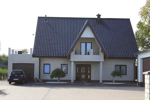 Frontansicht - Großzügiges Einfamilienhaus mit Betriebshalle 10x18m