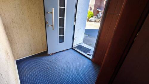 Windfang EG - 7 Zimmer Mehrfamilienhaus, Wohnhaus zum Kaufen in Uetersen