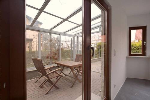 EG Wohnzimmer Blick Terrasse - 