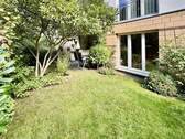 Außenansicht Garten - Terrasse - Moderne 4-Zimmer Wohnung mit eigenem Garten in Altona-Mitte