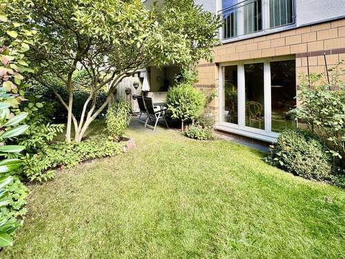 Außenansicht Garten - Terrasse - Moderne 4-Zimmer Wohnung mit eigenem Garten in Altona-Mitte