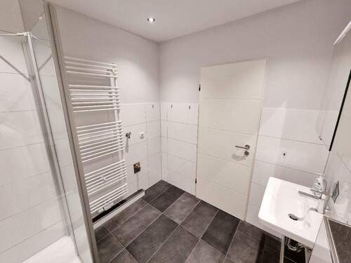 ...und Waschmaschinenstellplatz - 