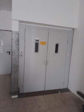 Lastenaufzug Wareneingang - 