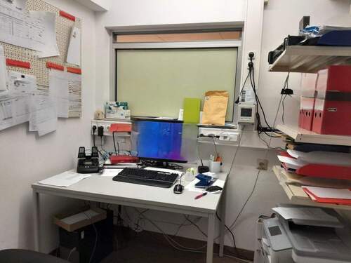 Büro mit Fenster zum Laden - 