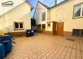 02_Innenhof.jpg - 5 Zimmer Einfamilienhaus zum Kaufen in Philippsburg