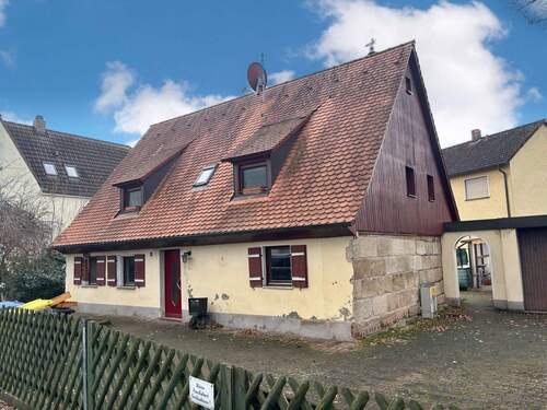 Ansicht Ost - 7 Zimmer Einfamilienhaus in Nürnberg