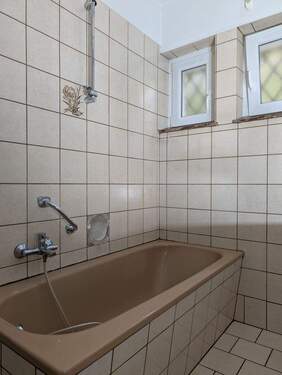 Badezimmer EG - Werz Immobilien - 