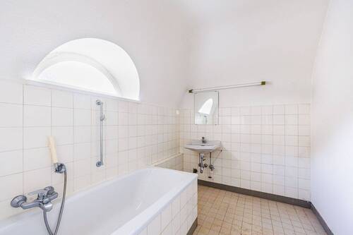 Badezimmer - Etagenwohnung mit 65,00 m&sup2; in Stuttgart zum Kaufen