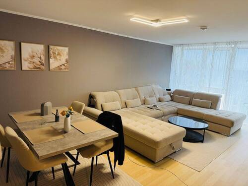 Wohnzimmer - 3 Zimmer Wohnung mit Balkon - 874,00 EUR Kaltmiete, ca.  76,50 m² Wohnfläche
