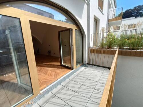 Balkon - Wohnkultur der Extraklasse - Großzügige 2-Zimmer-Eigentumswohnung im Herzen von Freising