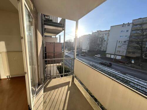 Balkon - Etagenwohnung mit 20,00 m&sup2; in Kassel zum Kaufen