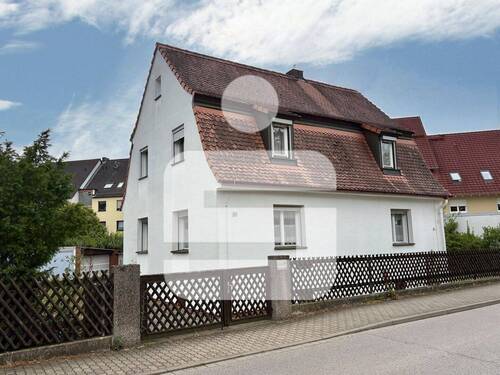 Titelbild - Charmantes EFH mitten in ER-Tennenlohe...machen Sie etwas Schönes daraus