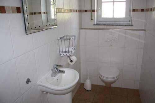 EG WC - 