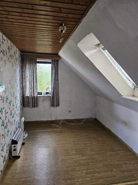 Zimmer - 5 Zimmer Mehrfamilienhaus, Wohnhaus zum Kaufen in Steinfeld