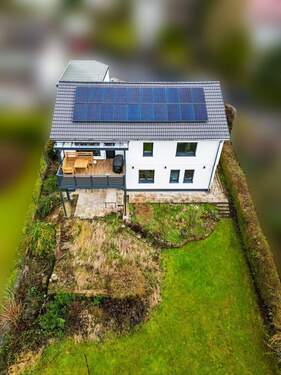 Ansicht mit Garten - 