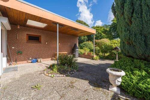 Terrasse mit Mittagssonne - 