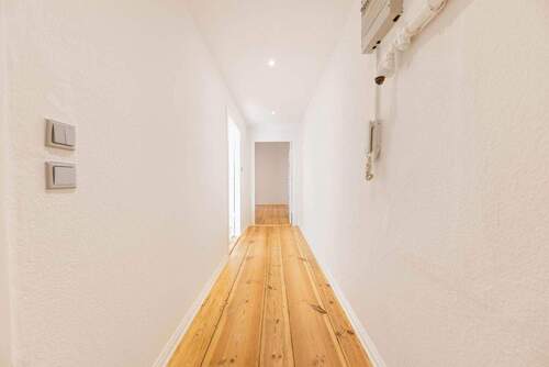 Flur - 1 Zimmer Etagenwohnung zum Kaufen in Berlin