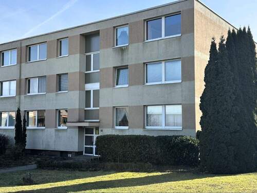 Hausansicht - Lichtdurchflutete 2 ZKB-Wohnung mit Balkon in Hildesheim - Ochtersum