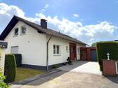Haus - Gepflegtes Einfamilienhaus mit traumhaftem Gartengrundstück in ruhiger Lage