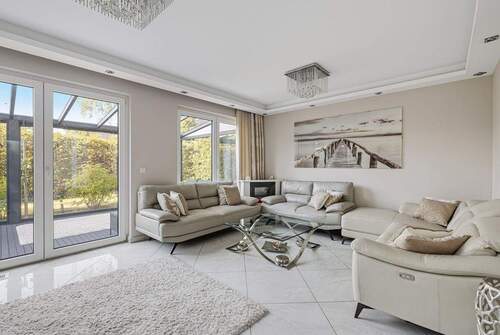 Wohnzimmer I - 4 Zimmer Einfamilienhaus zum Kaufen in Hamburg / Poppenbüttel