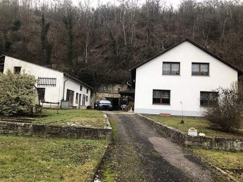 Aussenansicht - Einfamilienhaus in ruhiger Wohnlage zur Saale mit ca. 2.164 m² großem Grundstück