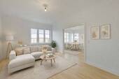 Wohnzimmer virtual staged - 4 Zimmer Etagenwohnung in Hamburg