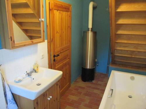 Badezimmer I im Anbau - 